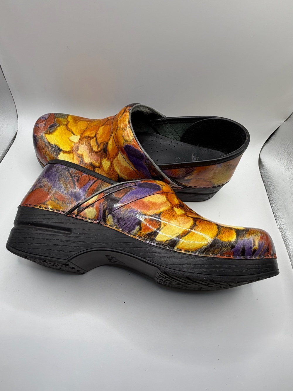 Dansko Professional Clog - Fresco Patent) Floral Print.